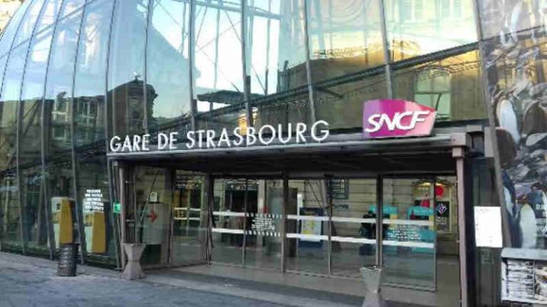 Stasiun Strasbough-Ville, Padukan Nuansa Jadoel dan Modern Dalam Satu Balutan Apik!