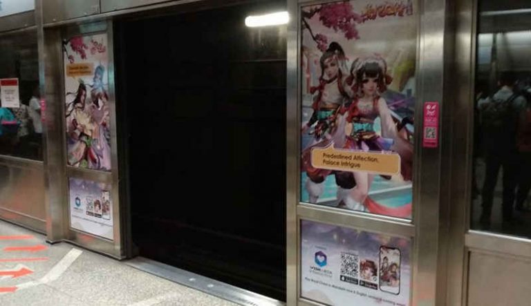 Platform Screen Doors Alami Kendala, Penumpang MRT Singapura Terjebak Delay Dua Jam!