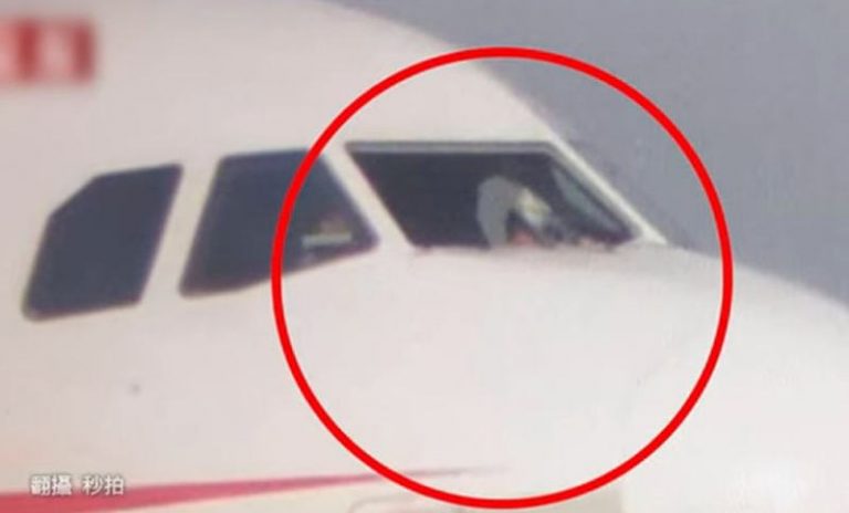 Kaca di Kokpit Mendadak Pecah, Kopilot Sichuan Airlines Nyaris Terkena Dekompresi