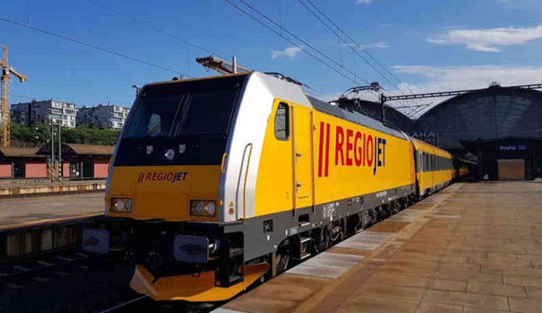 RegioJet asal Ceko Terbuai Keandalan Lokomotif TRAXX Milik Bombardier