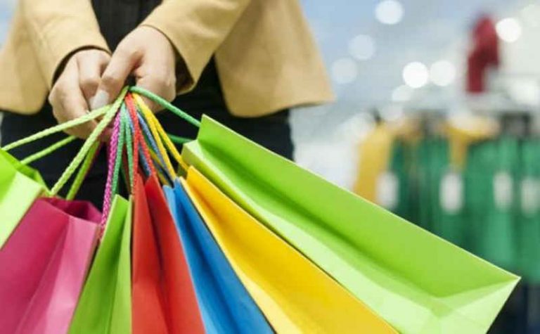 THR Turun, Jangan Lapar Mata! Intip Tips Belanja Efisien Untuk Pulang Kampung