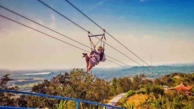 Kota Gudeg Punya Flying Fox Terpanjang di Asia Tenggara. Berani Coba?