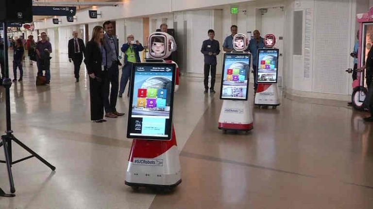 Menuju Konsep Smart City, Bandara Mineta San Jose Operasikan Robot yang Siap Bantu Penumpang