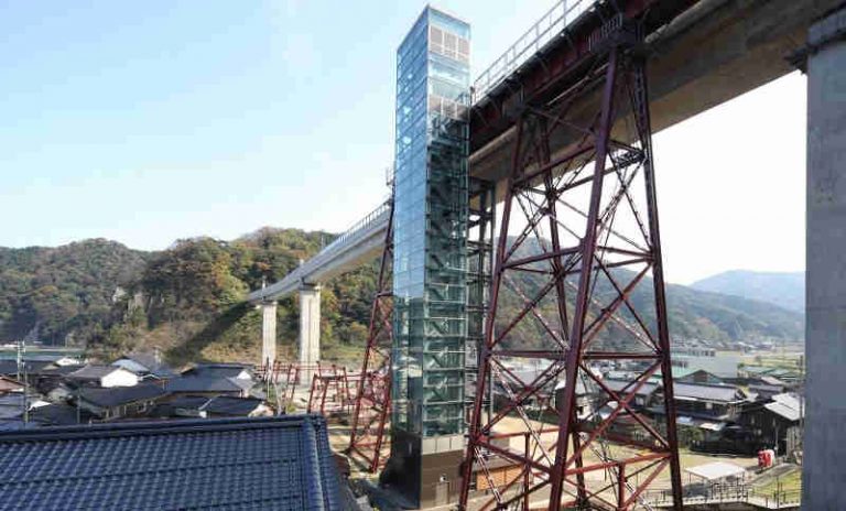 Berada di Jembatan Setinggi 40 Meter, Stasiun di Jepang ini Sukses Sedot Wisatawan