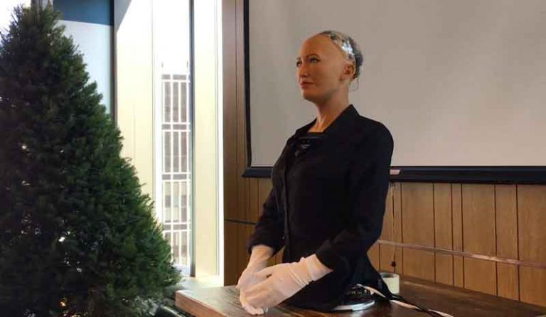 Sophia, Robot Humanoid yang Gagal Makan Malam dengan Perdana Menteri Ethiopia