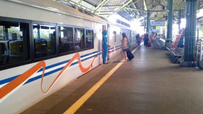 Jelang Libur Panjang, PT KAI Siapkan 11 KA Tambahan dan Penjualan Melonjak 90 Persen