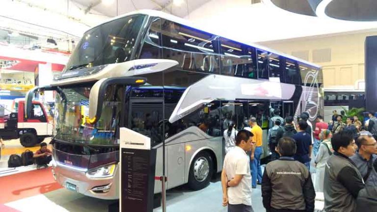 Karoseri Laksana Hadirkan Bus Legacy SR2 Double Decker