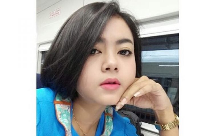 Lady Richiana, Pramugari Kereta Cantik yang Merangkap Sebagai Beauty Advisor