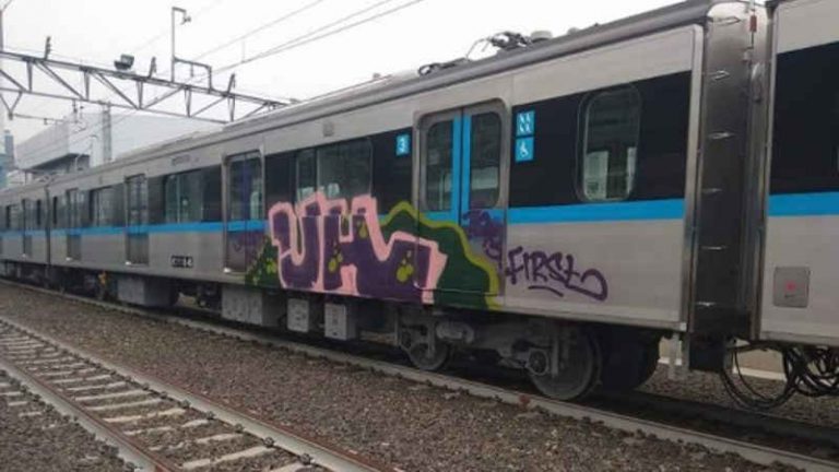 Duh, Kereta MRT Jakarta Jadi Sasaran Aksi Vandalisme!