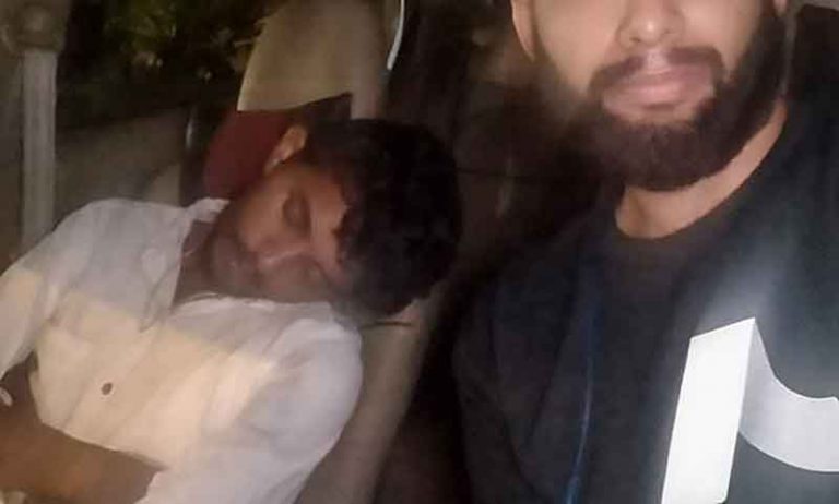 Pengemudi Uber Mabuk, Penumpang Terpaksa Kemudikan Mobil Sampai Tujuan