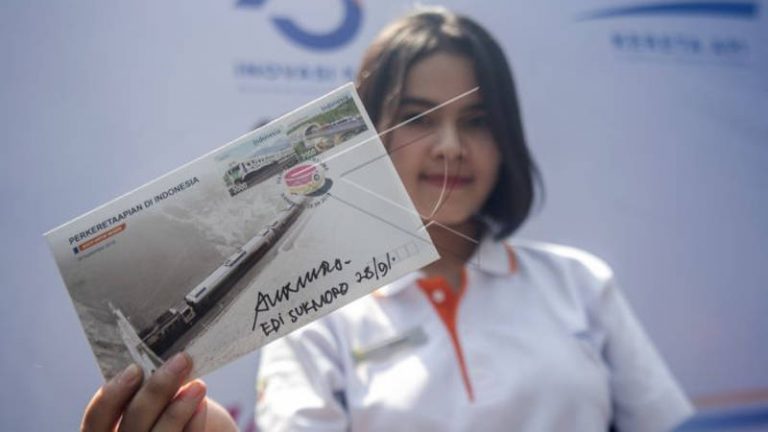 Prangko Rail Clinic dan LRT Palembang ‘Meriahkan’ HUT PT KAI Ke-73