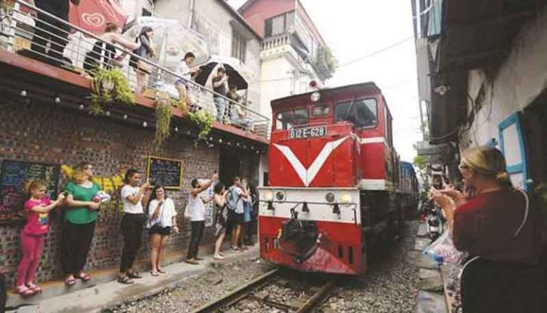 Hanoi Punya Jalur Kereta Aktif yang Instagramable Bagi Pelancong