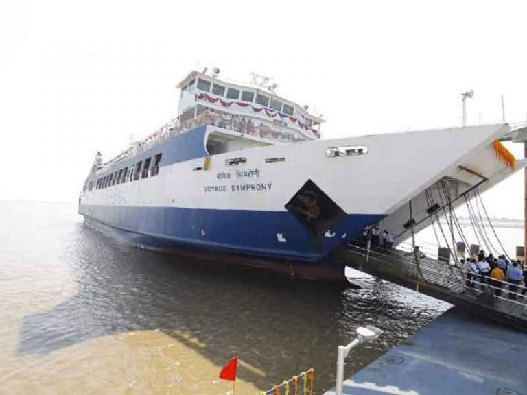 Mati Mesin di Tengah Laut, Kapal Ferry India Diselamatkan Tugboats