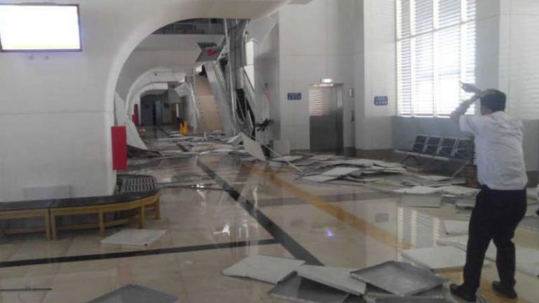 Plafon Stasiun Roboh Diterpa Angin Kencang, Kepala Proyek LRT Palembang: “Mampu Menahan Angin 91 km Per Jam”