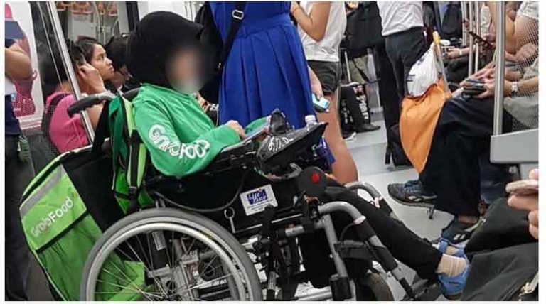 Meski Difabel, Bukan Halangan Bagi Wanita ini Menjadi Pengantar GrabFood