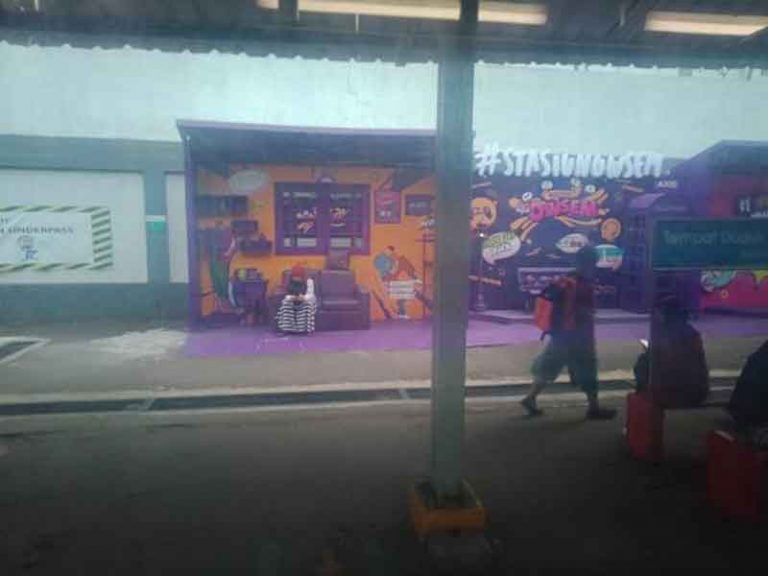 Stasiun UI Depok Hadirkan Konsep Ruang Tunggu Layaknya Ruang Tamu Rumah