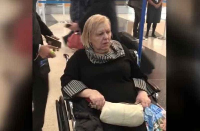 American Airlines Batal Terbang, Seorang Nenek Terlantar di Kursi Roda Bandara Chicago