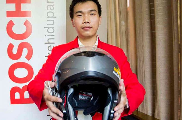 Helm Ini Dapat Sadarkan Anda Ketika Mulai Mengantuk!