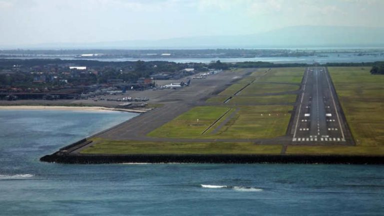 Seberapa Amankah Bandara yang Terletak di Pesisir Laut dari Ancaman Bencana Alam?