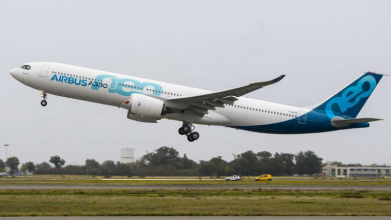 Terbang 4 Jam 45 Menit Hanya dengan Satu Mesin, Airbus A330-900 Raih Sertifikasi ETOPS