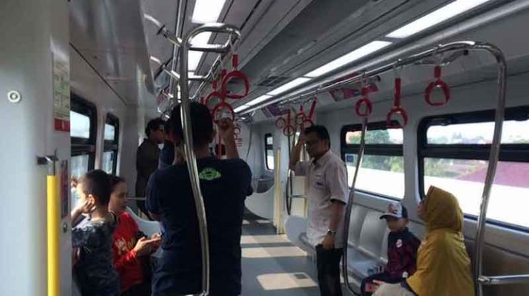 Tarif LRT Jakarta Flat Rp5 Ribu, Lalu Kapan Beroperasinya?
