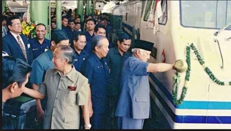 Jadi ‘Paket’ Pada Peluncuran KA Argo, Ini Dia Lokomotif CC203 Penarik Kereta Eksekutif