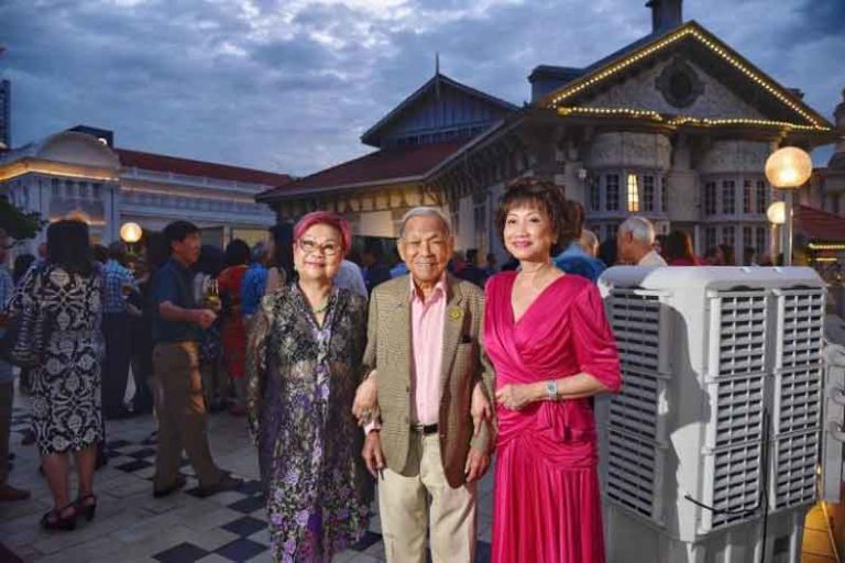 50 Tahun Tak Berjumpa, Awak Kabin dan Pilot Malaysia-Singapore Airlines Reunian