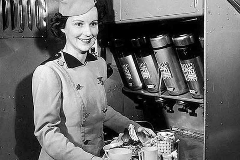 Ellen Church, Pramugari Pertama di Dunia yang Juga Punya Lisensi Pilot