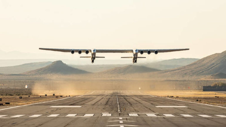 Stratolaunch, Pesawat dengan Sayap Terlebar di Dunia Sukses Terbang Perdana