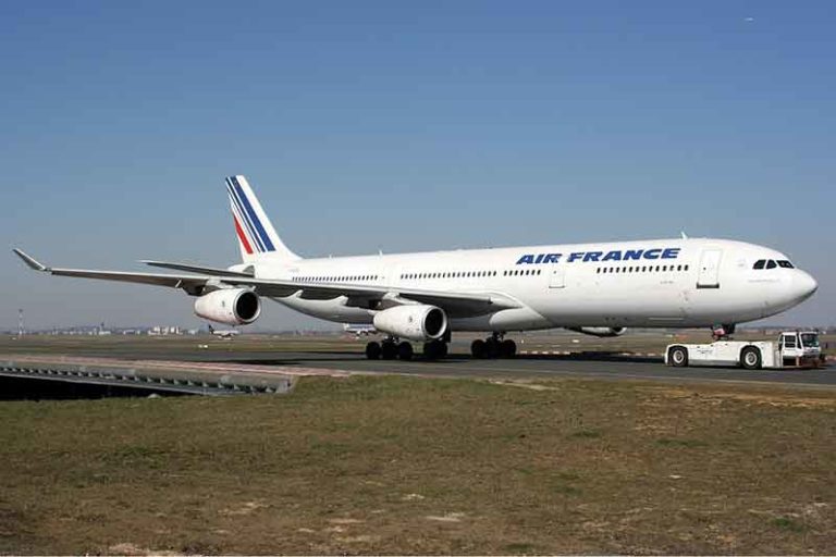 Alami Masalah pada “Ventilasi,” Airbus A340 Air France Terpaksa Mendarat Darurat di Iran