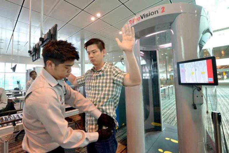 Terminal 4 Bandara Changi Kini Dilengkapi 14 Pemindai Tubuh dengan Teknologi X-CT Scan Terminal 4 Bandara Changi Kini Dilengkapi 14 Pemindai Tubuh dengan Teknologi X-CT Scan