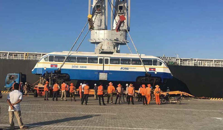 Kamboja Punya Kereta Bandara yang Unik, Mirip Railbus Batara Kresna di Solo