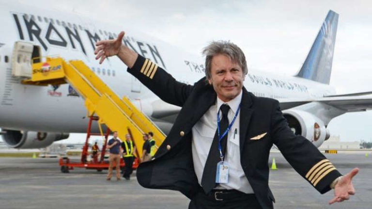 Bruce Dickinson, Pentolan Iron Maiden yang Menyandang Lisensi Pilot Pesawat Komersial