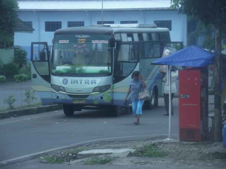 PO Intra, Kondektur Bukan Hanya Pengutip Ongkos Tapi Juga Navigator untuk Menyalip