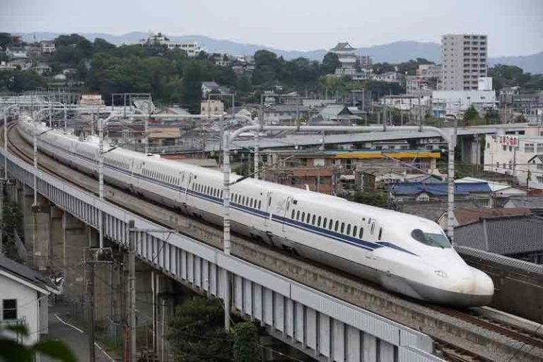 Pintu Kereta Shinkansen Terbuka Saat Melaju 280 Km Per Jam!