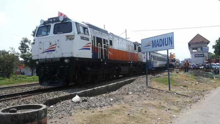 KA Sarangan Ekspres – Hanya Ramai Penumpang Ketika Musim Liburan