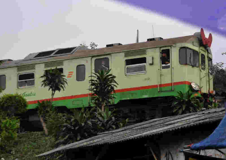 KRD Bumi Geulis – Kenangan Rute Bogor-Sukabumi yang Kini Jadi Rail Clinic
