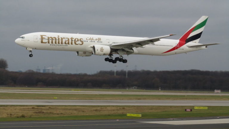 Emirates Hadirkan Layanan WiFi Gratis di Seluruh Kelas dan Penerbangan Emirates Hadirkan Layanan WiFi Gratis di Seluruh Kelas dan Penerbangan