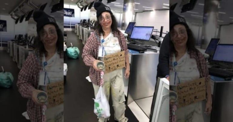 Salah Kostum Halloween, Karyawan JetBlue Dicekal Netizen!