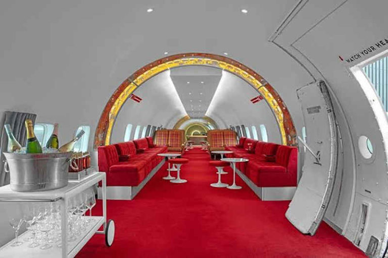 Lockheed Constellation Milik TWA Jadi Cocktail Bar Bernuansa Retro