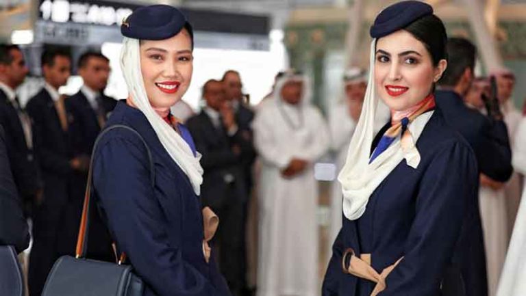 Dirancang Selama 18 Bulan, Inilah Tampilan Seragam Baru Awak Kabin Saudia
