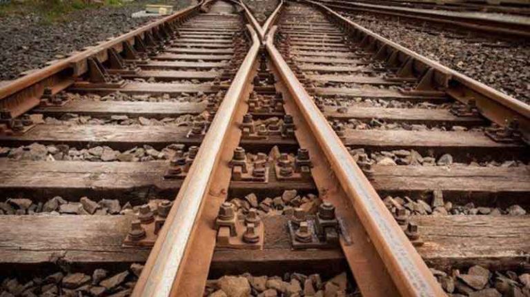 Penggantian Wesel Stasiun Gambir Selesai Lebih Awal, Perjalanan KRL Normal Mulai 17 Februari Pukul 15.00 WIB