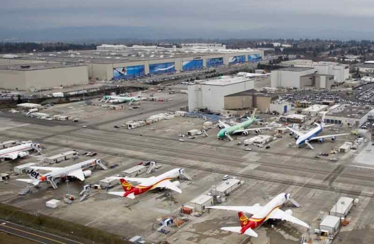 Di Tengah Ancaman 2,2 Juta Korban Akibat Corona, Boeing Perpanjang Penutupan Pabrik di Washington