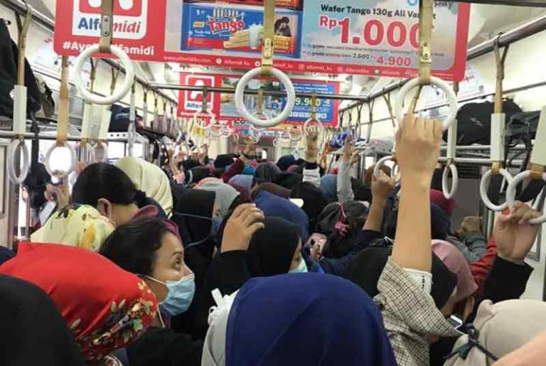Anies: KRL Berpotensi Jadi Tempat Kontaminasi Virus Corona, Ini Kata KCI