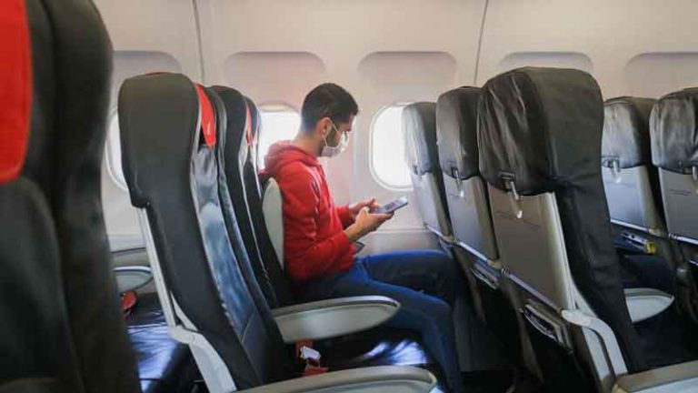 Ahli: Penumpang yang Duduk di Dekat Jendela Lebih Aman dari Virus Corona