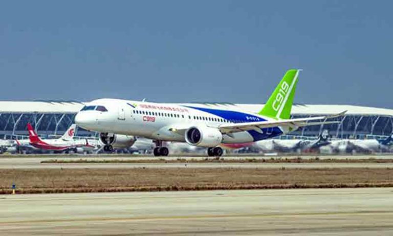 AirAsia Berpotensi Jadi Maskapai Pertama di Luar Cina yang Operasikan COMAC C919