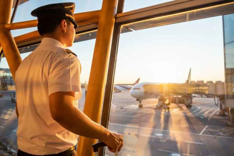 Lama Tak Terbang, Pilot Qantas Lepas Landas dengan Posisi Rem Parkir Pesawat On