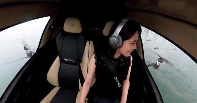 Keren, Taksi Drone Otonom EHang 216 Sukses Ajak Penumpang Terbang Keliling Langit Cina