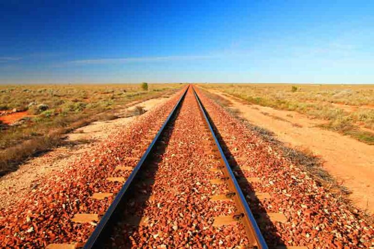 Australia Punya Jalur Lurus Kereta Api Terpanjang di Dunia