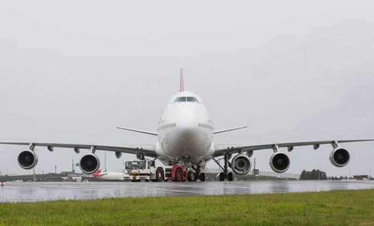 Boeing 747 Qantas Terbang dengan Lima Mesin dan Tetap Stabil, Ini Rahasianya!